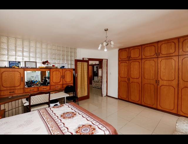 4 BEDROOM HOUSE FOR SALE IN OVERPORT